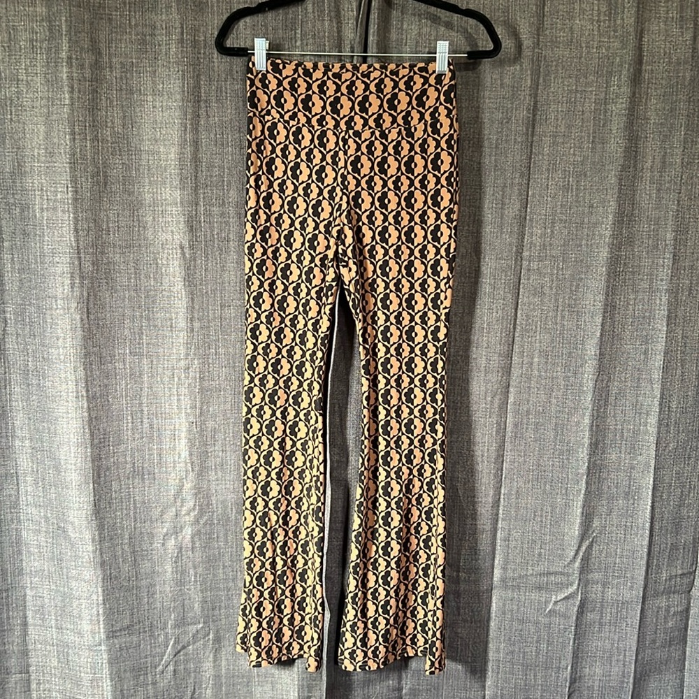 No boundaries brown and black groovy floral bell bottom flares stretchy pants